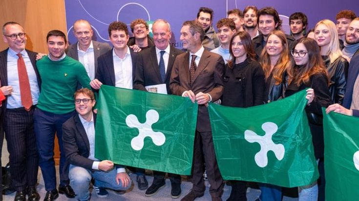Autonomia, la festa della Lega a Palazzo Lombardia per la firma delle pre-intese con Calderoli
