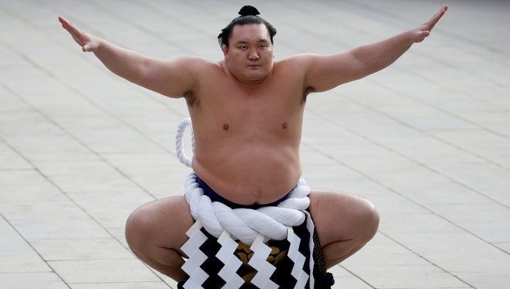 Sumo, il grande campione Hakuho ha deciso di ritirarsi a 36 anni