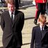 Royal Family, perché il fratello di Diana accusa re Carlo e la coincidenza del ritorno di Harry
