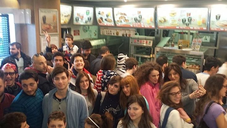 Tutti in pigiama per la colazione da McDonald's