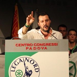 Salvini chiude a Forza Italia "Non vado con chi appoggia i gay. E io far&ograve; il sindaco di Milano"