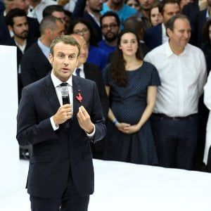 Macron deve tappare i buchi di Hollande: servono 8 miliardi per non sfondare il tetto sul deficit