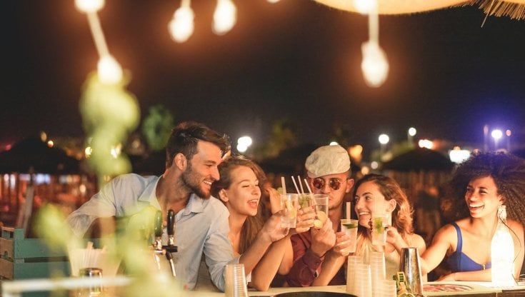 Turisti stranieri in Italia per "far festa"