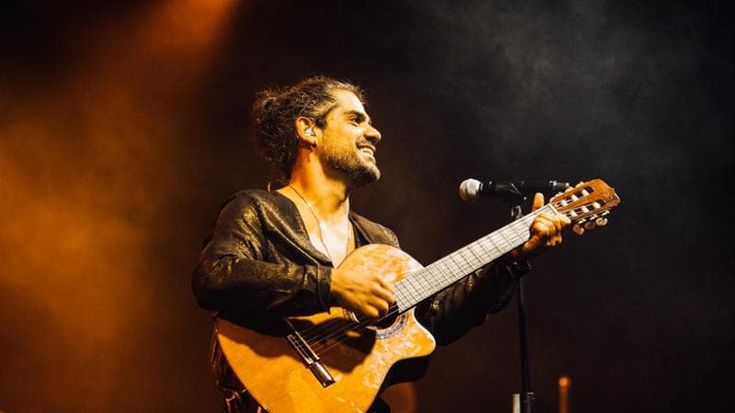 Napoli, Mannarino al teatro Augusteo: “La mia dedica per Mesolella”