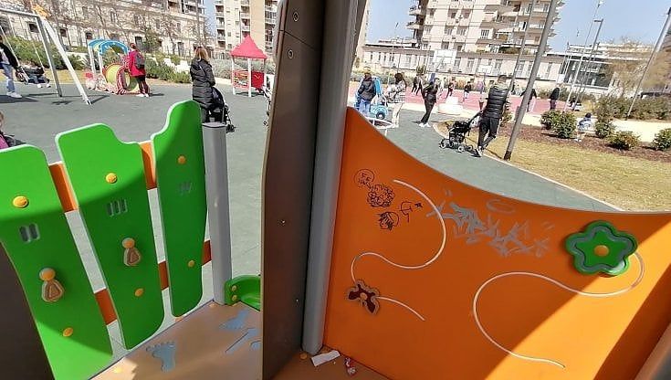 Bari, Decaro: "Gli atti vandalici nel parco Rossani non ci fermano. Continuiamo a costruire spazi verdi" 