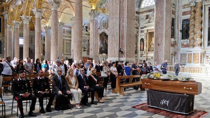 L’ultimo saluto a Pedro Signor: “La sua morte un grido per la città, usciamo dall’indifferenza”