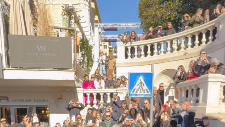 Sanremo, bagno di folla per Achille Lauro il giorno della finale