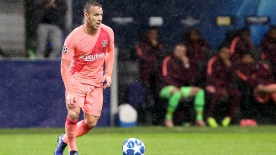 Juventus, i volti nuovi e chi ha la valigia. Arthur non arriverà con l'auto: patente ritirata per 8 mesi
