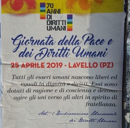 Potenza, Lavello "invasa" dagli articoli della Costituzione e della Dichiarazione universale dei diritti umani