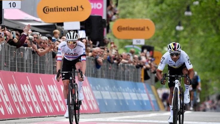 Giro d’Italia: Narvaez conquista la prima tappa e prende la maglia rosa. Ma a dare spettacolo è già Pogacar