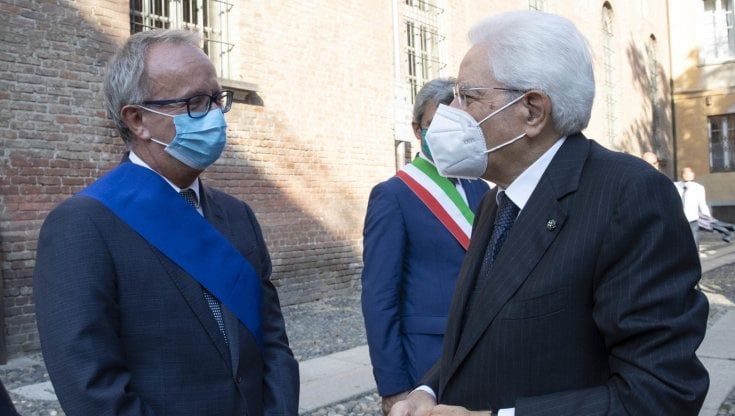 Covid, Mattarella: "Non si invochi la libertà per non vaccinarsi, si mette a rischio la salute altrui. La violenza va sanzionata"