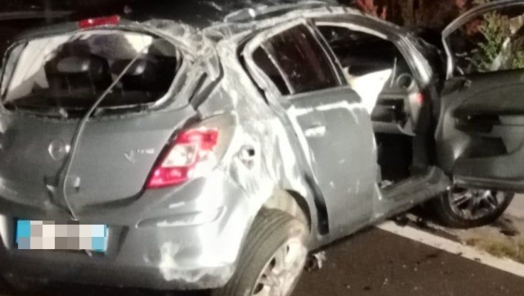 Catania, tragico schianto con una mucca sulla statale: fidanzati morti, un giovane ferito