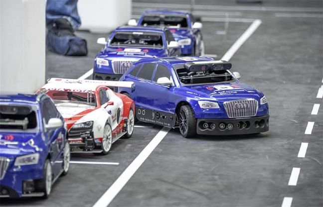 Guida pilotata, Audi avanti tutta