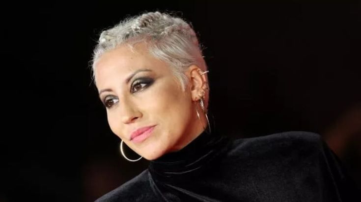 Malika Ayane duetta con i Negramaro a Sanremo 2024: l’omaggio a Battisti