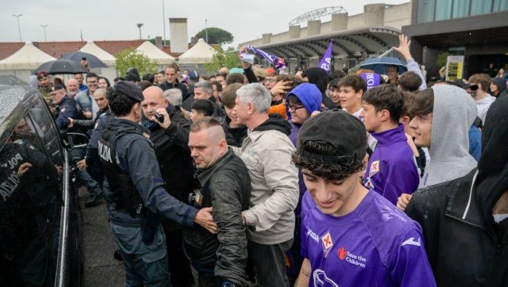 Febbre viola città impazzita per le Coppe 