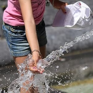 Meteo, una domenica con pioggia al Nord. Arriva il caldo 