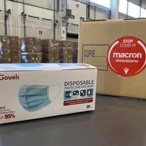 La Macron offre mascherine chirurgiche a 50 centesimi per i residenti a Bologna