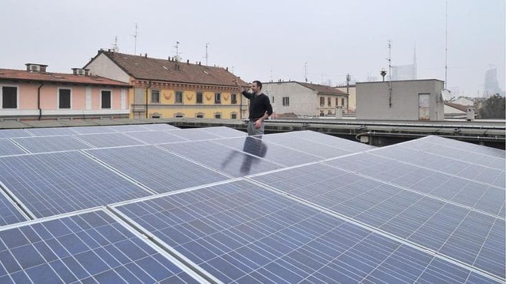Con il superbonus il fotovoltaico su 2.240 edifici di Milano, ma gli stabili con basse prestazioni energetiche sono ancora troppi