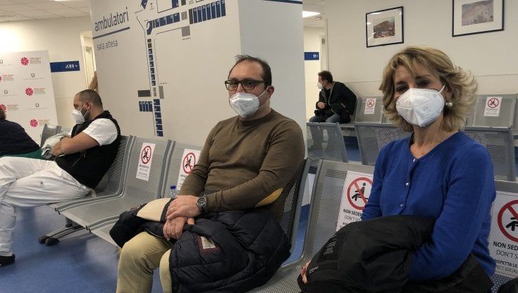 Vax Day, i primi vaccinati contro il Covid all'Ospedale del Mare di Napoli: "Ora siamo corazzati per combattere meglio il virus"
