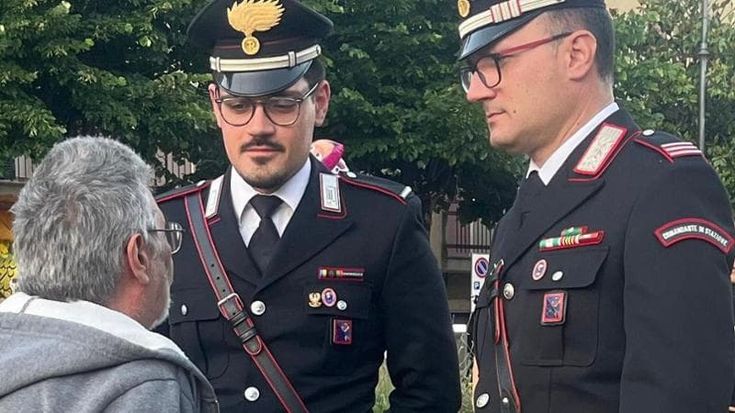 Falso maresciallo manda l’anziano in caserma e fa pesare l’oro alla moglie: arrestati due truffatori