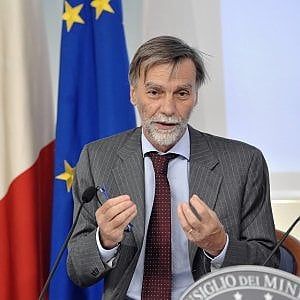 Taxi, il governo: decreto ministeriale entro un mese. "La protesta rientra"