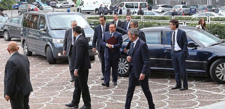 Rinasce Forza Italia, Berlusconi arriva al Consiglio nazionale