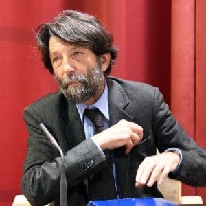 Massimo Cacciari: "Il premier si è mosso con istinti suicidi, ora un altro governo" 