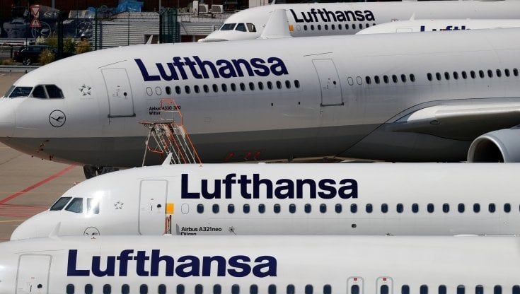 Lufthansa, profondo rosso da pandemia: persi due miliardi in tre mesi