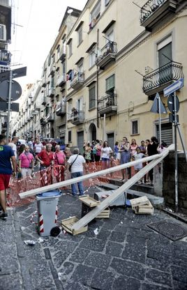 Proteste per una fogna rotta<br />in via Sant'Antonio Abate<br />&nbsp;