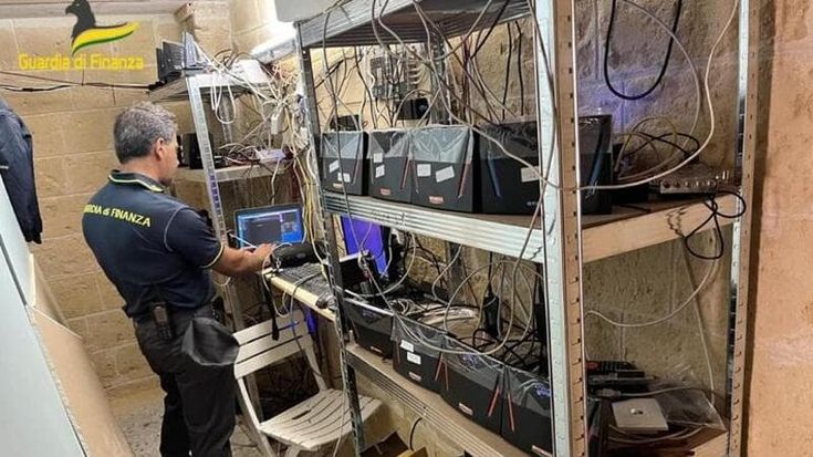 Il governo contro i siti pirata: “Alle tv il potere di oscurarli”