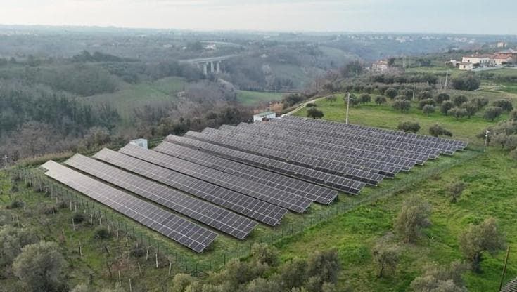 Italia ferma su rinnovabili e transizioni: un ritardo che pesa sulle bollette