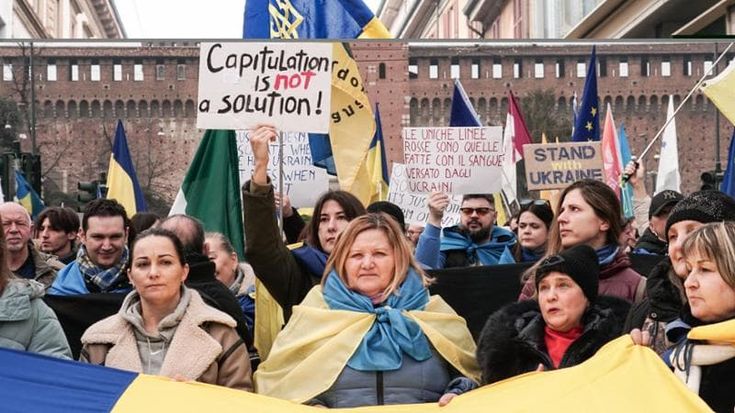 La resistenza dei profughi, in piazza per un’Ucraina libera: “L’Europa stia al fianco di Kiev”