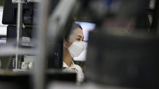 Il coronavirus torna a pesare sui mercati. Anche la Fed preoccupata. Pil Usa a +2,1% nel quarto trimestre