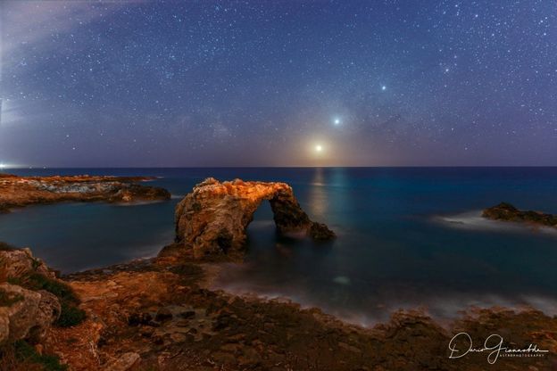 L'allinemento dei pianeti visto da Siracusa: la foto scelta dalla Nasa