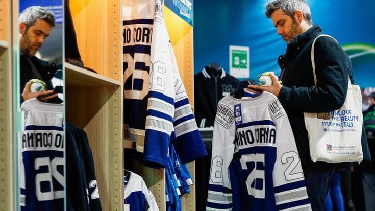 Le mascotte e le maglie, così il merchandising diventa un affare d’oro