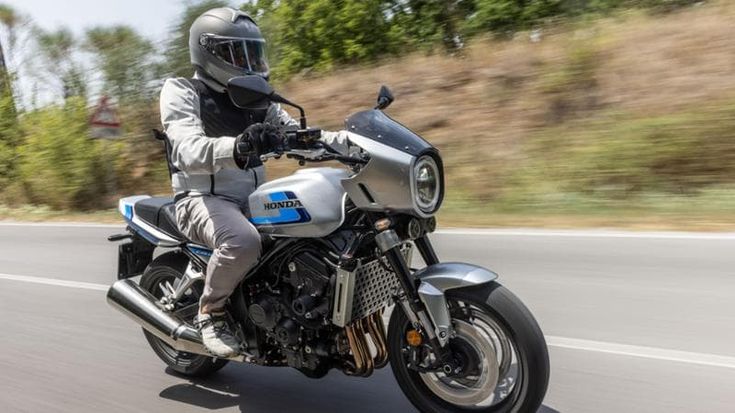 Honda CB1000F, la tourer retró con l’anima da icona anni Ottanta