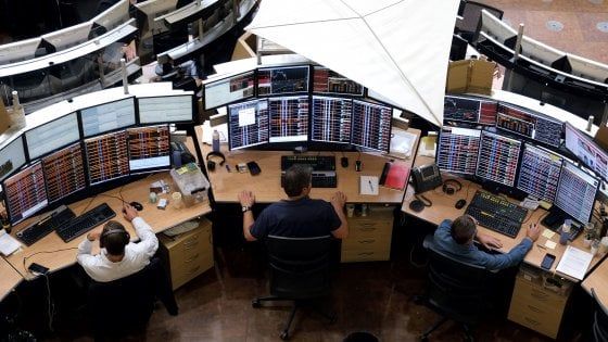 Paura sui mercati europei per la nuova ondata di contagi. Wall Street, dopo i record c'è la prova del Pil
