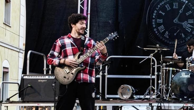 Chi era Alessandro Ambrosio, il capotreno ucciso: “Un amico gentile con la passione per la musica”