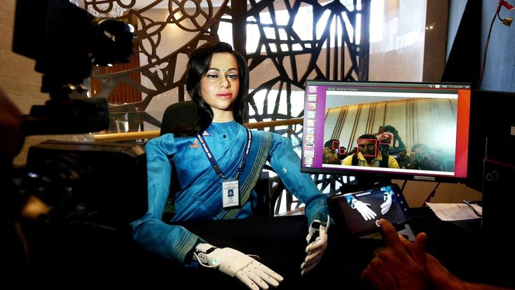 India, la corsa allo spazio nelle mani di un robot dall'aspetto femminile