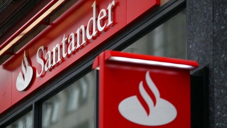 Banchieri allo strip club di Londra, Santander apre un'indagine