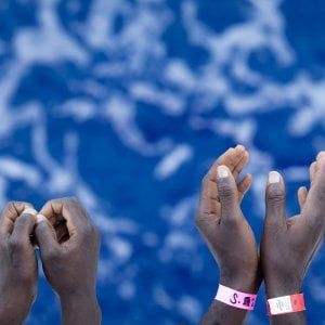 Siracusa, sbarcano 53 migranti