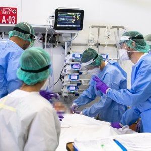 Coronavirus, morta a Catania disabile 24enne prima guarita e nuovamente positiva. I medici: "Il Covid non c'entra"