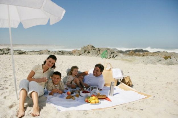 La dieta di Ferragosto, tutti i segreti per perdere peso sotto l'ombrellone