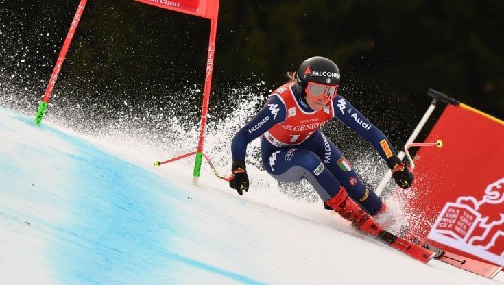 Sci, Sofia Goggia cade in pista a Garmisch: trauma al ginocchio. Allarme Mondiali