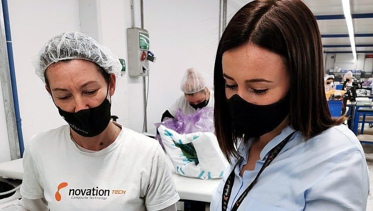 Elena e le "sarte" hi-tech:  come trovar lavoro ricominciando dal carbonio 