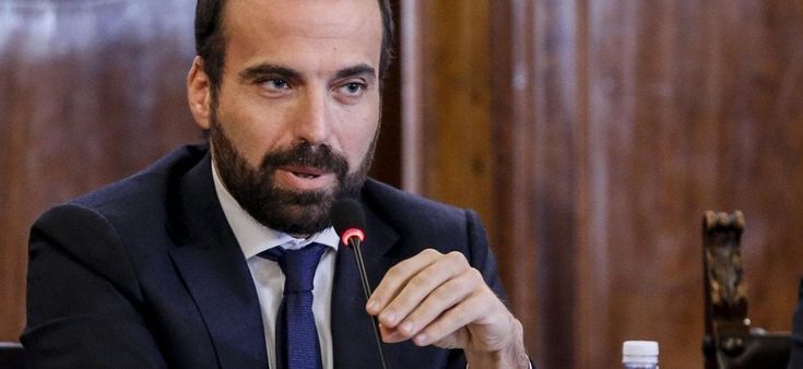 Carta d'identità per andare sui social, una proposta senza senso