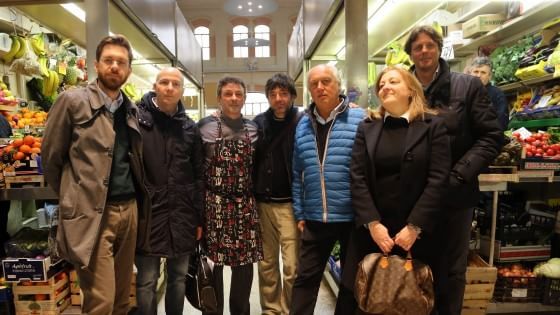 Vino, polpette e crescentine: il Nuovo Mercato delle erbe &egrave; servito