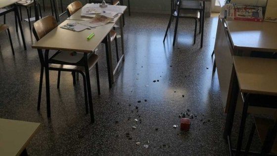 Bari, raid nella scuola elementare al San Paolo: i bambini saltano le lezioni. "Ora abbiamo paura"
