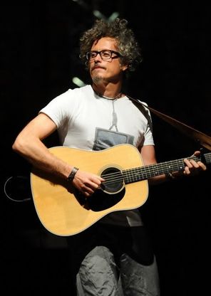 Niccolò Fabi alla Feltrinelli per i vent'anni di carriera