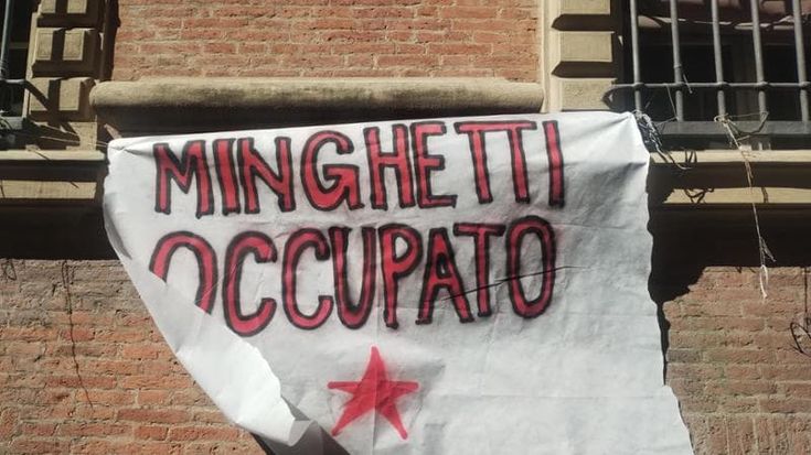 Liceo Minghetti occupato, 12 studenti sospesi e il 6 in condotta